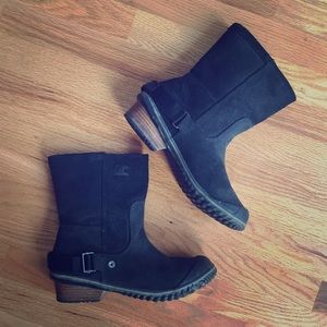 Sorel Slimshortie Boot - Black on Black Suede